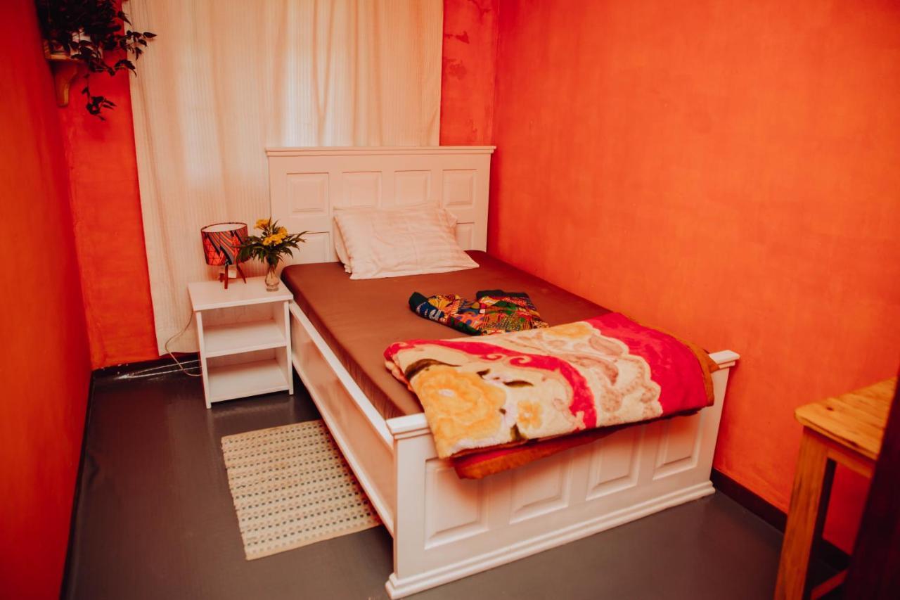 Emmy'S Backpackers Hostel อิริงกา ภายนอก รูปภาพ